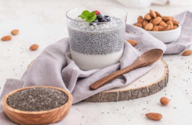 Chia seed pudding with fruits, a healthy snack for energy and immunity.